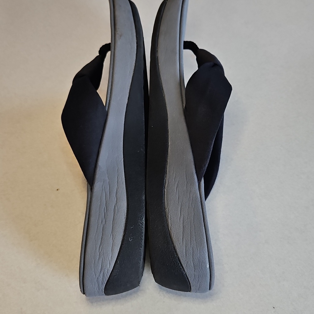 Clarks Cloudstepper Cusion Thong Sandals - Picture 7 of 12